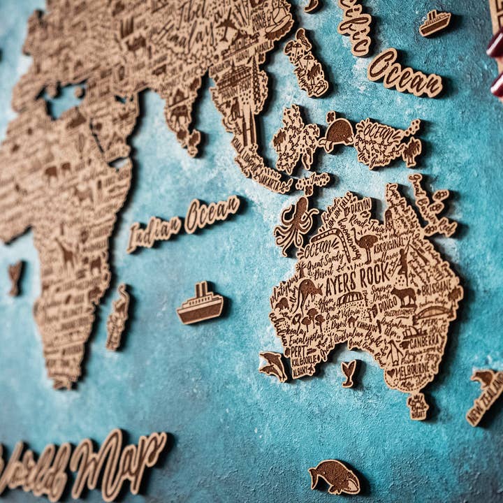 Handbemalte Laser-Holzweltkarte für den Großhandel von Kustwood