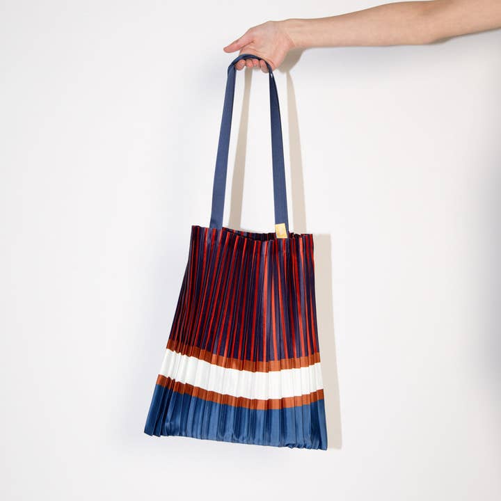 Satin Pleated Bag Chiavari for wholesale by Musc Perfume