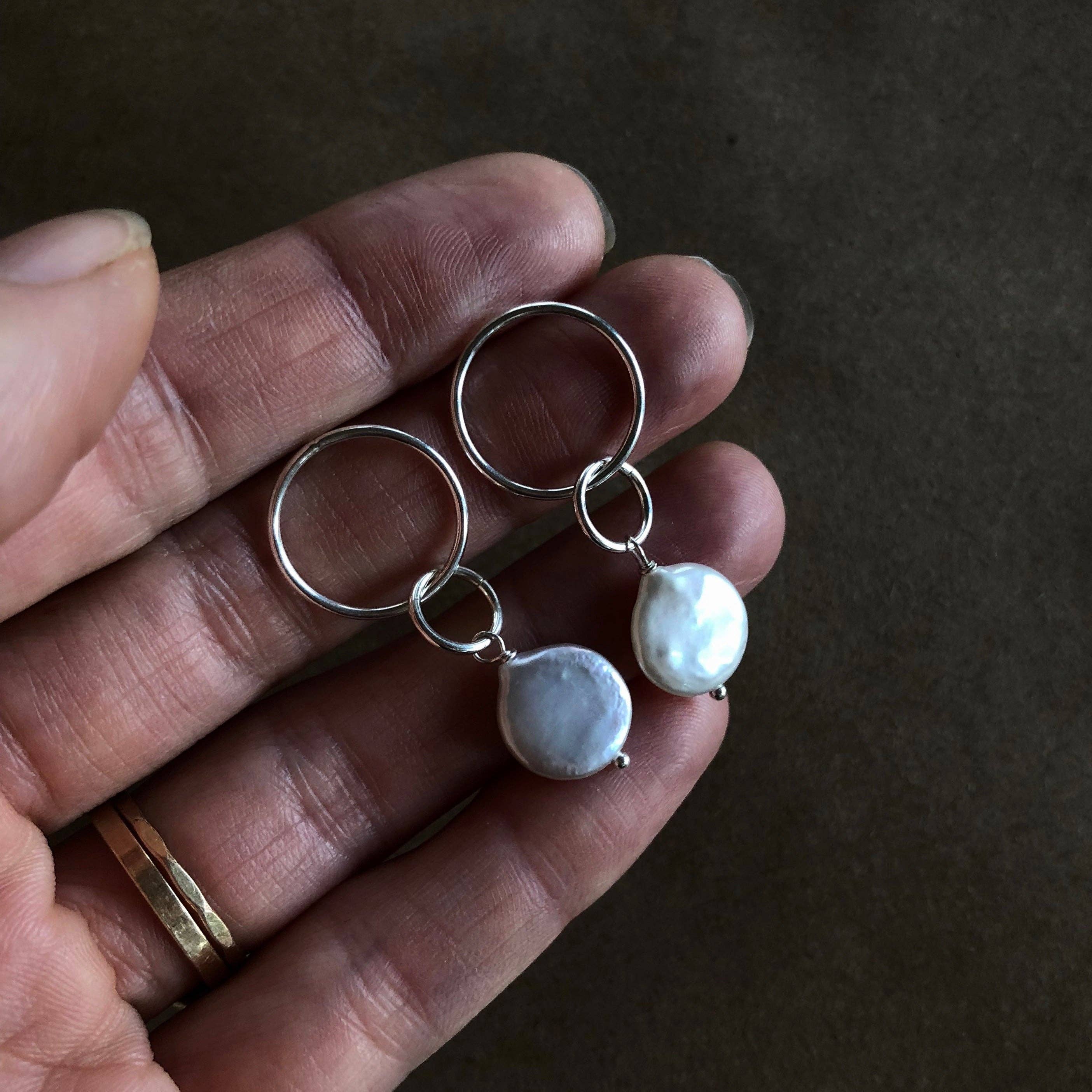 Naked Sage - Vente Boucles d'oreilles pendantes - Boucles d'oreilles Mina | Perle et argent1