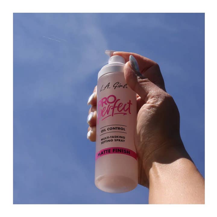 PINEAPPLE Beauty - Wholesale Makeup Setting Spray/Powder - LA Girl GFS200 Pro Perfect Matte Setting Spray - 3 pcs4