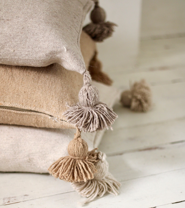 NOMAD BY LIV – Großhandel Stuhlkissen – Marokkanisches Kissen mit Pompons3