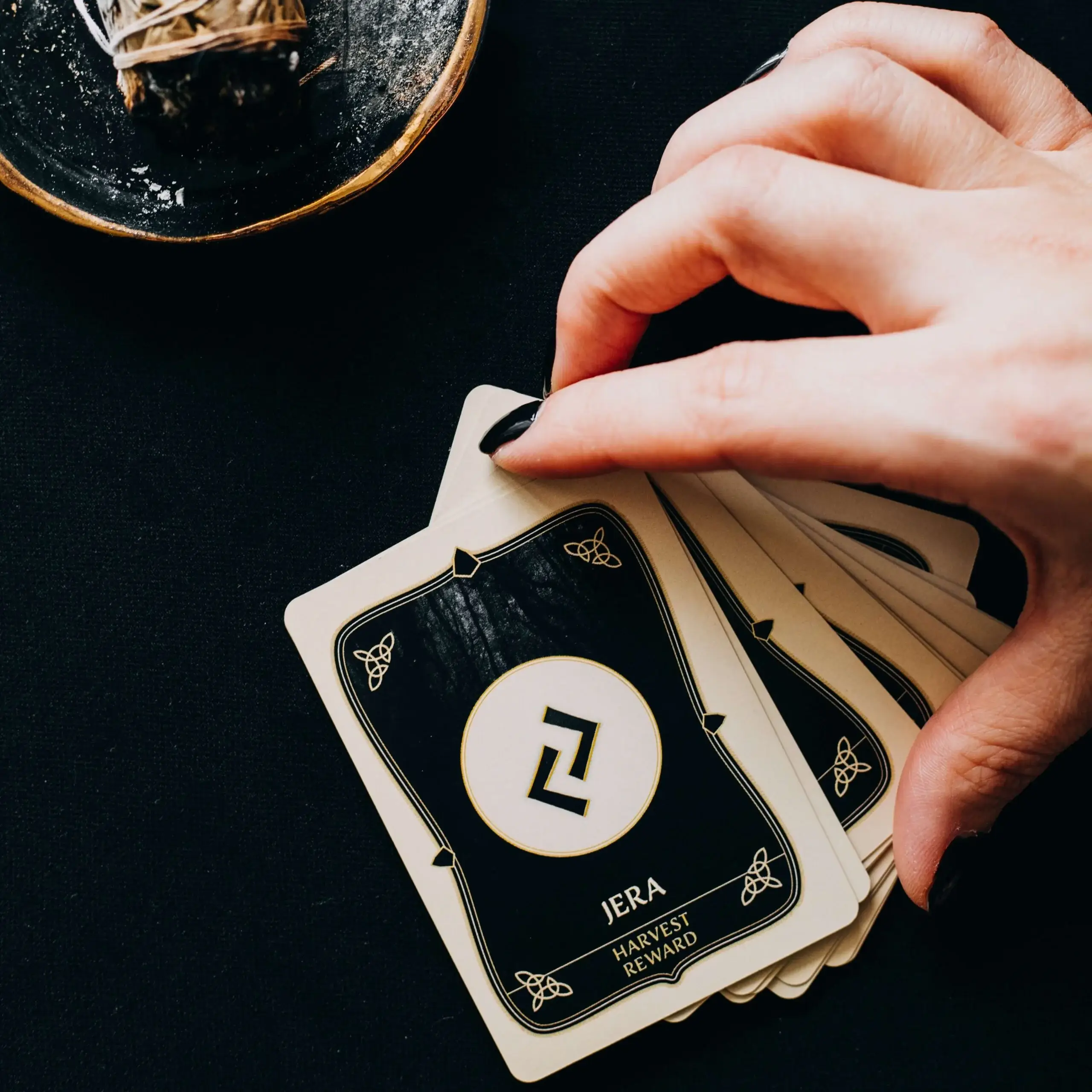 LA MUCI DESIGN - Wholesale Tarotkaarten - Deep Forest rune set – 25 kaarten Nordic waarzeggerij3