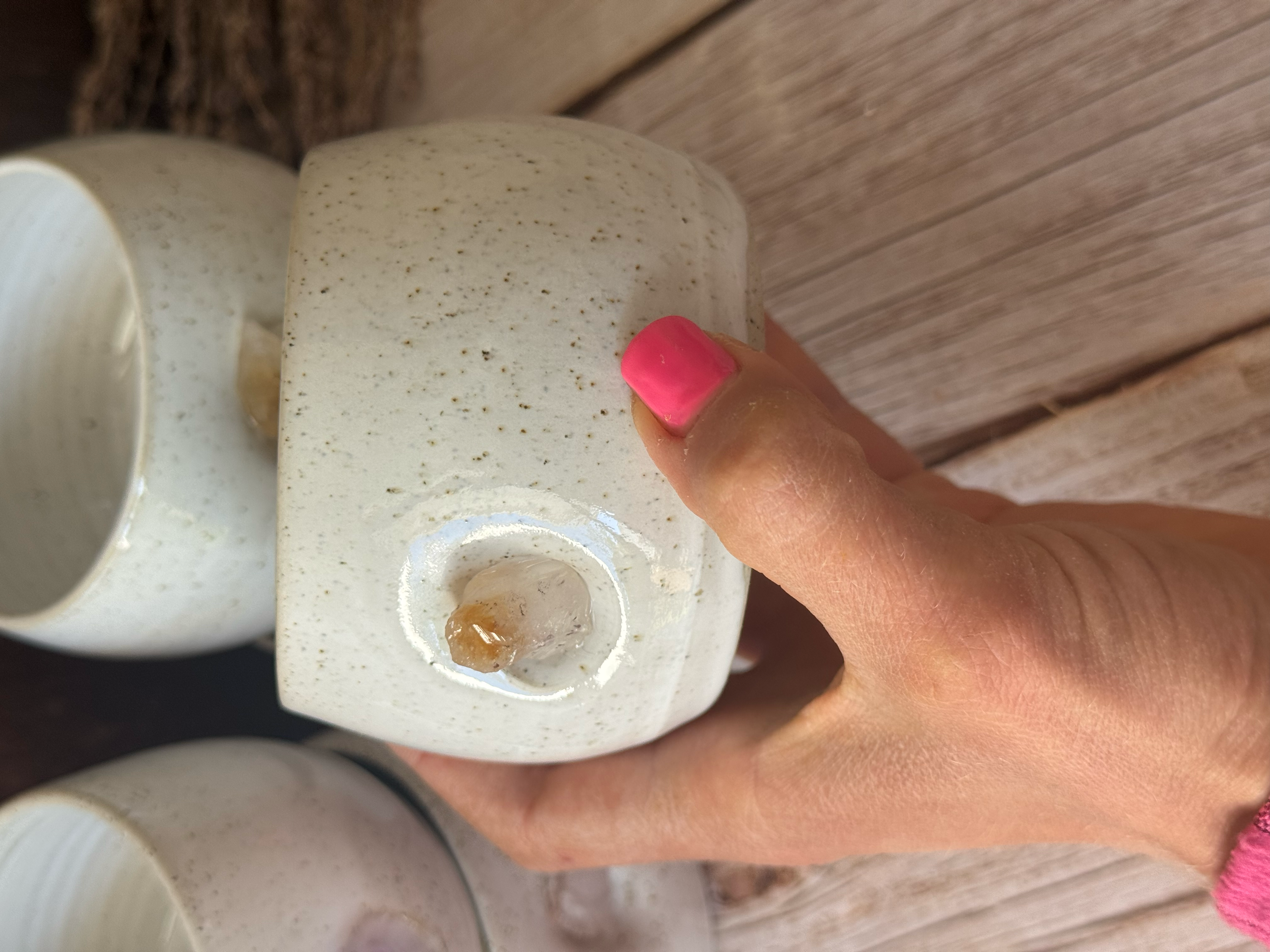 Wolf and Clay Pty Ltd - Vente Tasse à café - Mug câlin en céramique fait main avec détail en cristal3