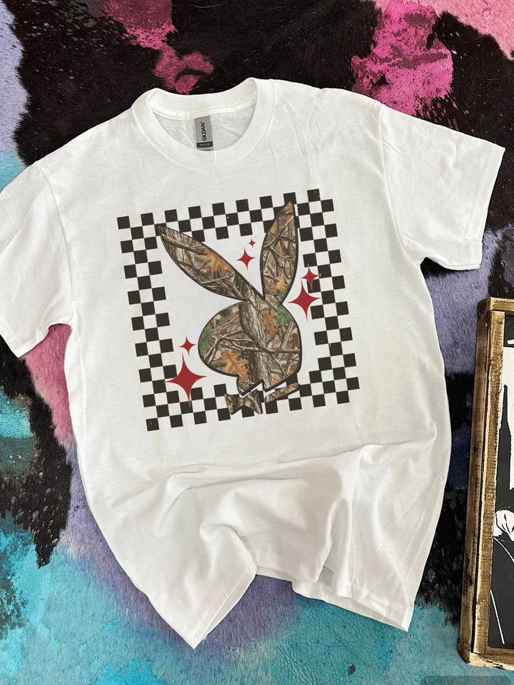 T-shirt ou sweat-shirt col rond Lapin Camouflage pour la vente par Gunpowder and Glam Boutique