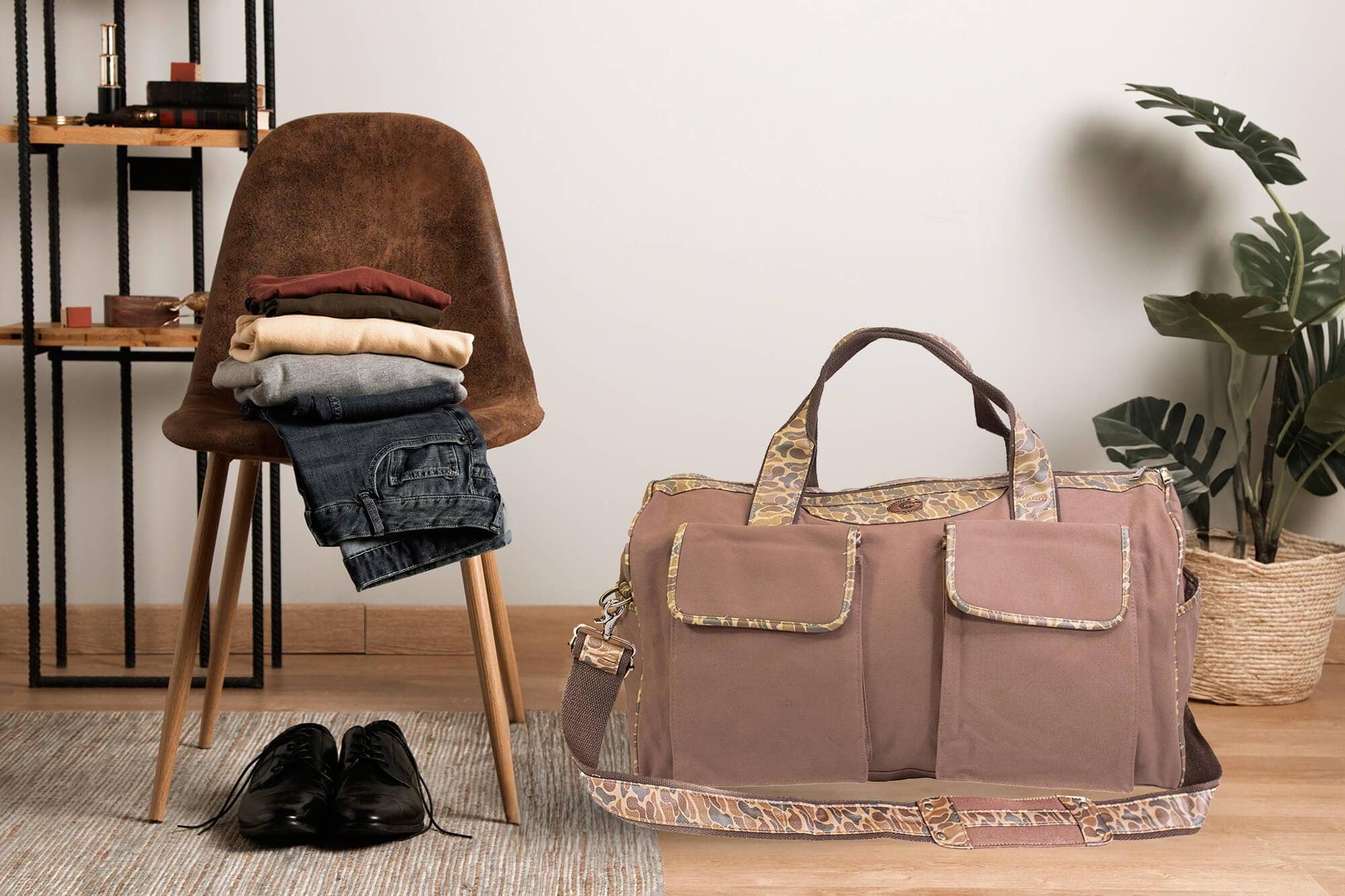 Brown Tan Georgia Bulldogs Camo Canvas Weekender Bag for wholesale on Faire6