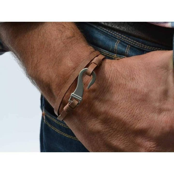 Lederarmband für Herren mit Hakenverschluss für den Großhandel von CozyDetailz
