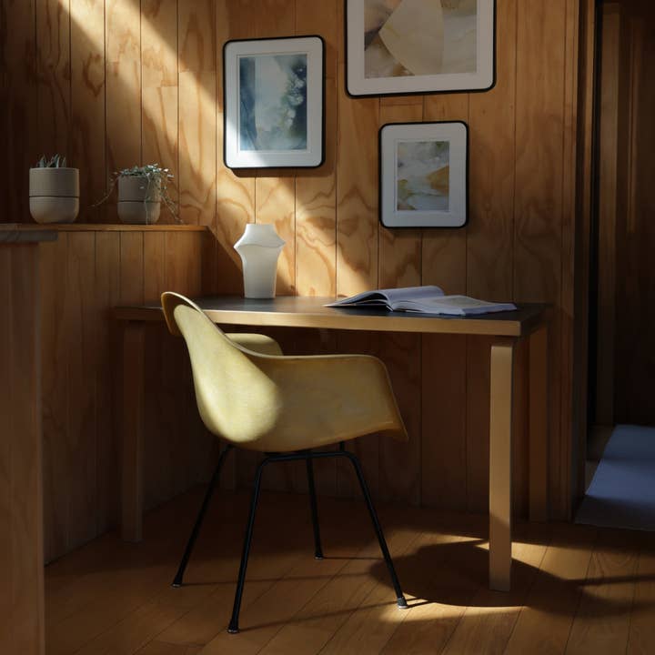 Translúcido Lámpara de mesa The Curve de venta al por mayor en Faire3