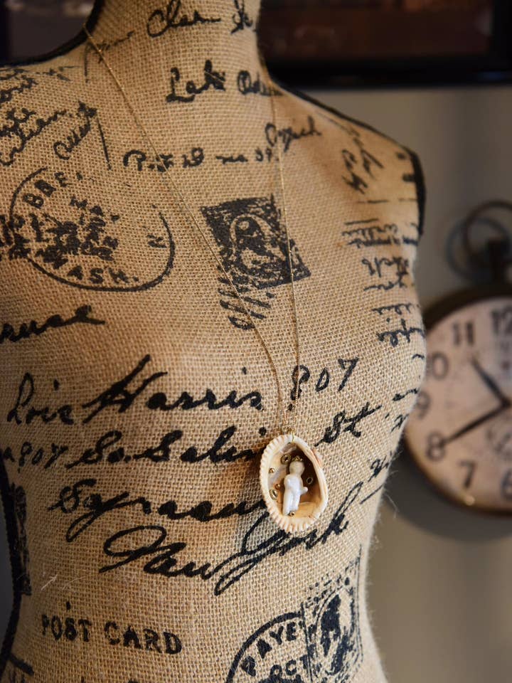 Ocean Charlotte für den Großhandel von Constellations Gallery