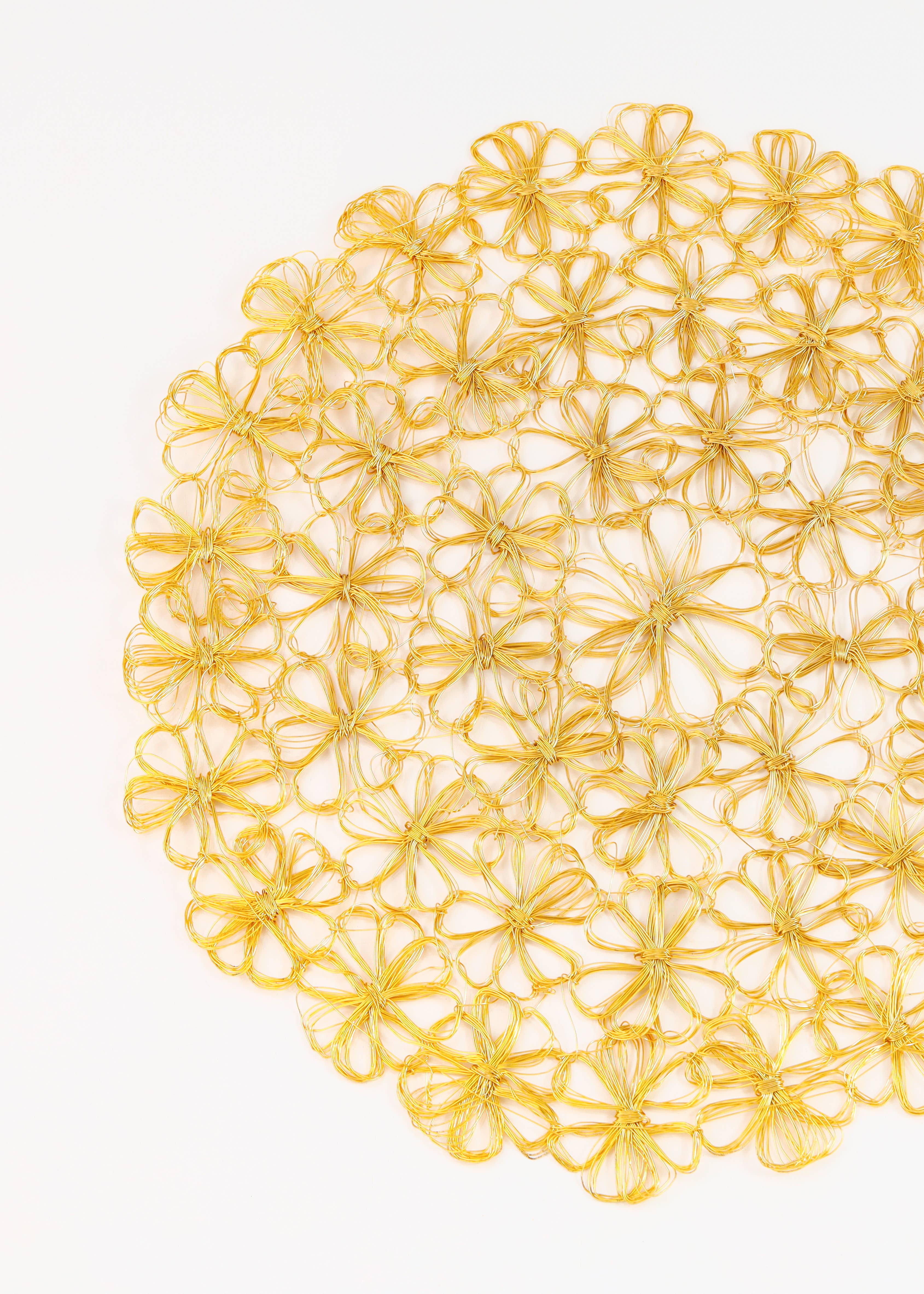 Tiramisu – wholesale Placemat – Petal Cluster Lace Metal Placemats2