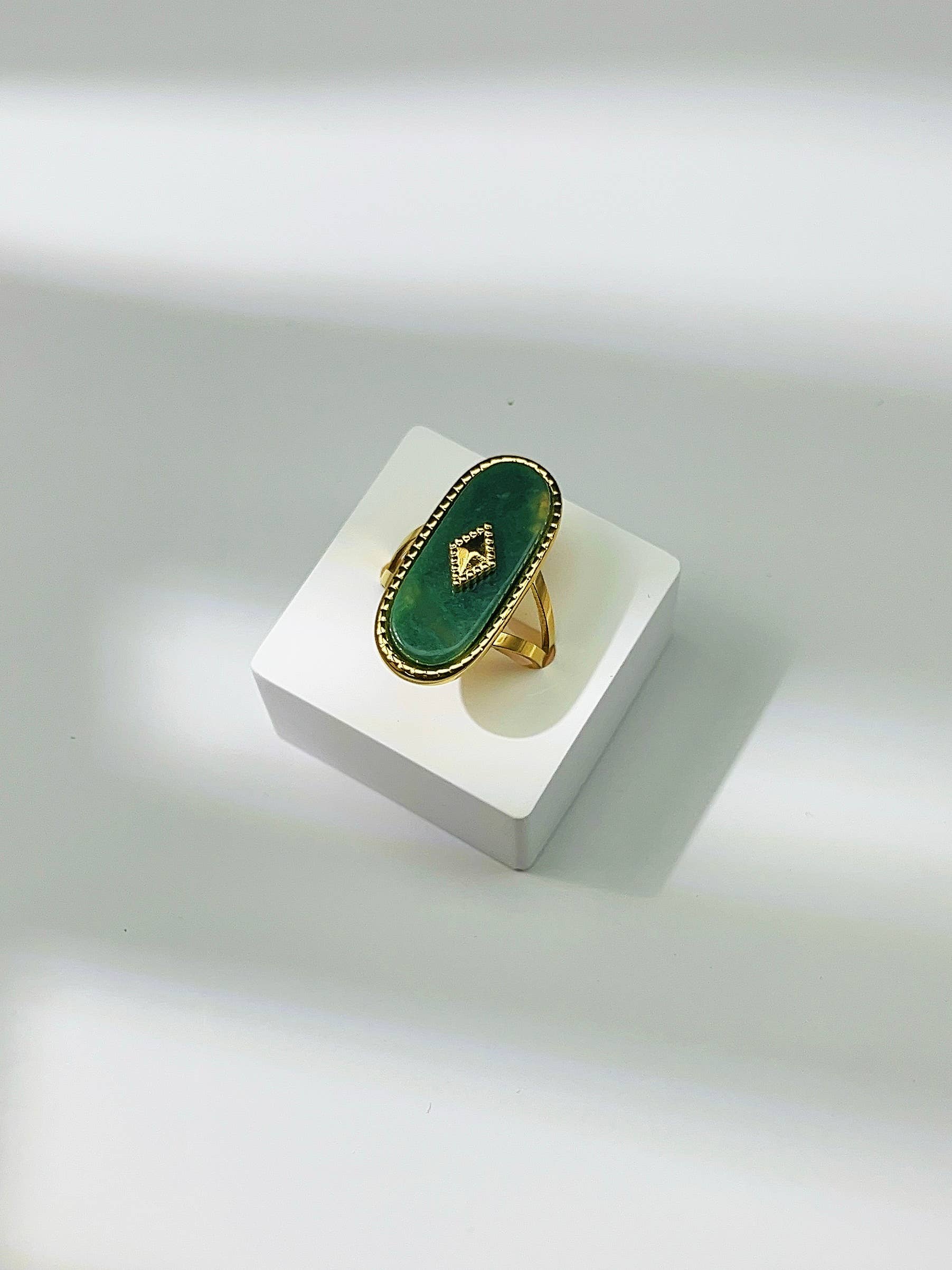 Katinki - Wholesale Cocktail/Statement Ring - Vintage Green Oval Ring1