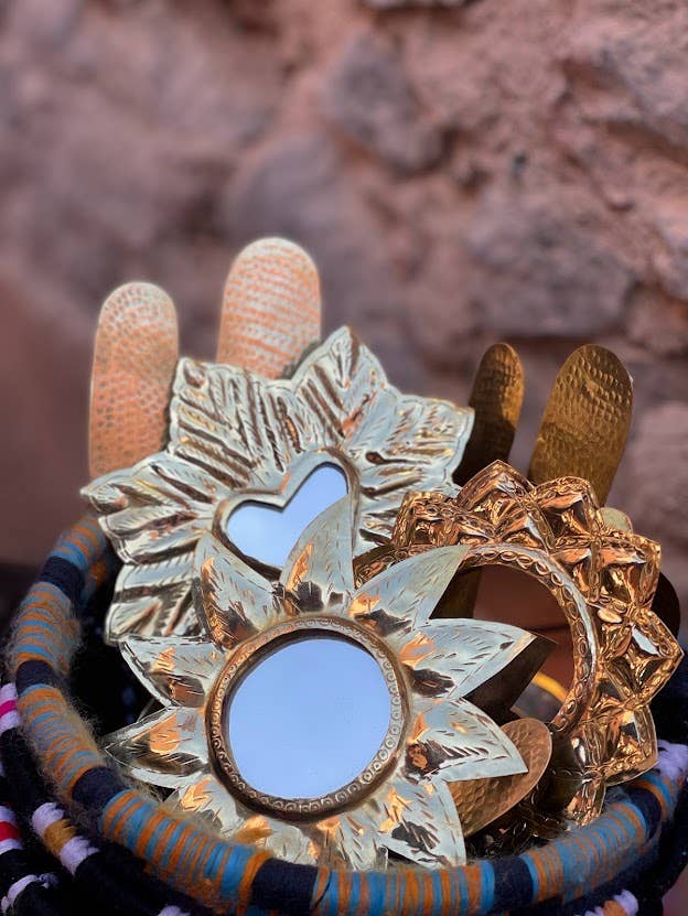 NOMAD BY LIV - Vente Miroir mural - Miroir en laiton forme fleur de tournesol3