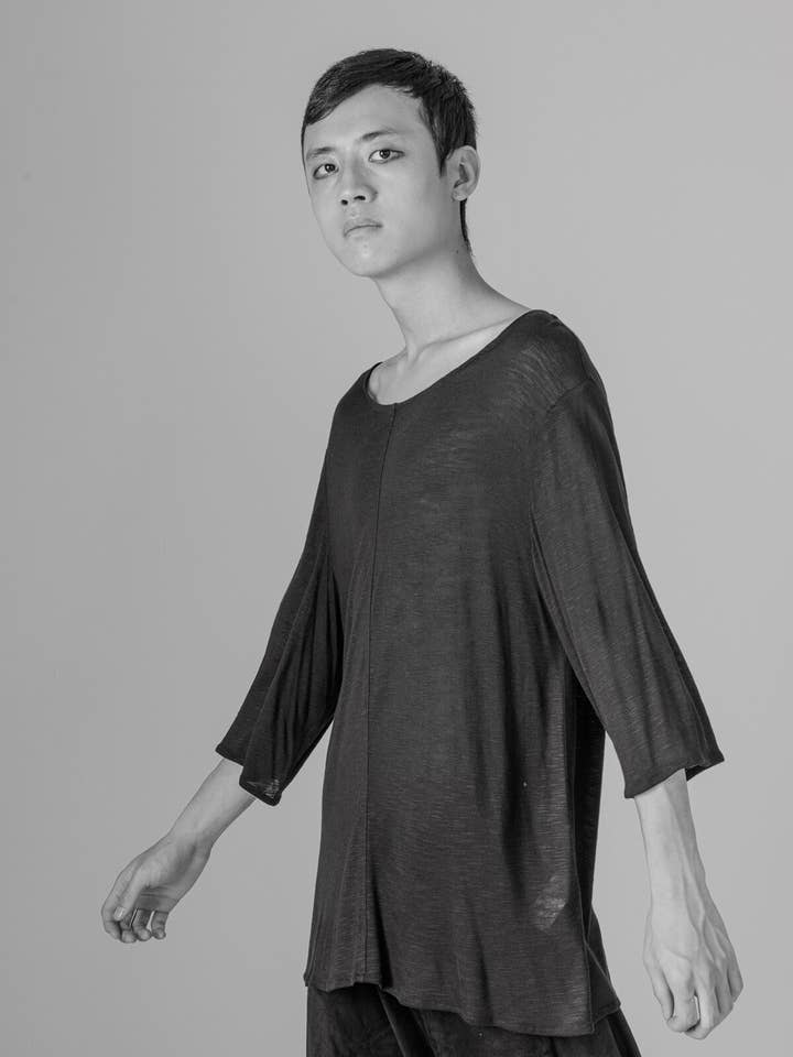 Mørk T-shirt for engroshandel hos HE