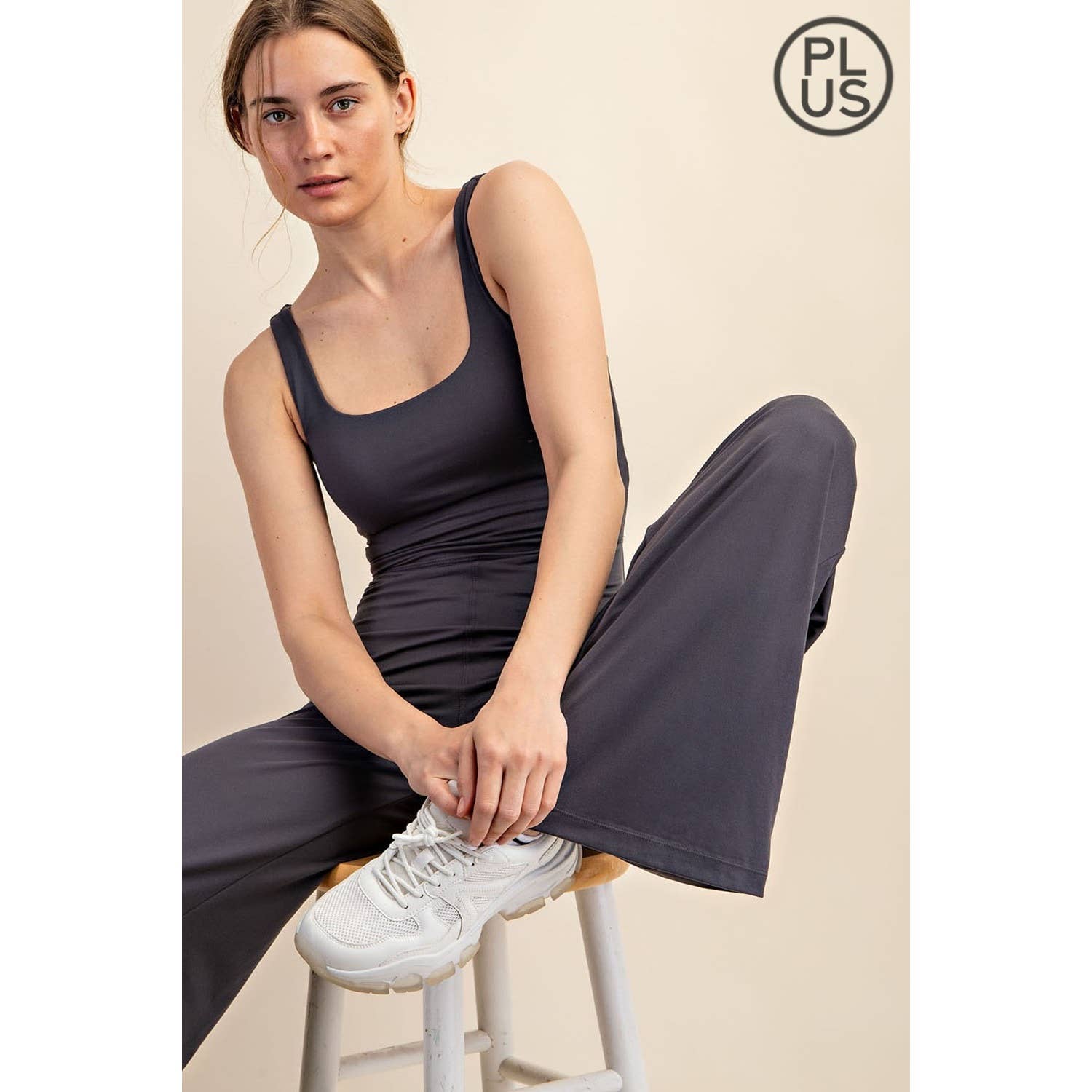 Rae Mode - Vente Combinaison – femme - COMBINAISON À JAMBES LARGES EN BEURRE RECYCLÉ GRANDE TAILLE4