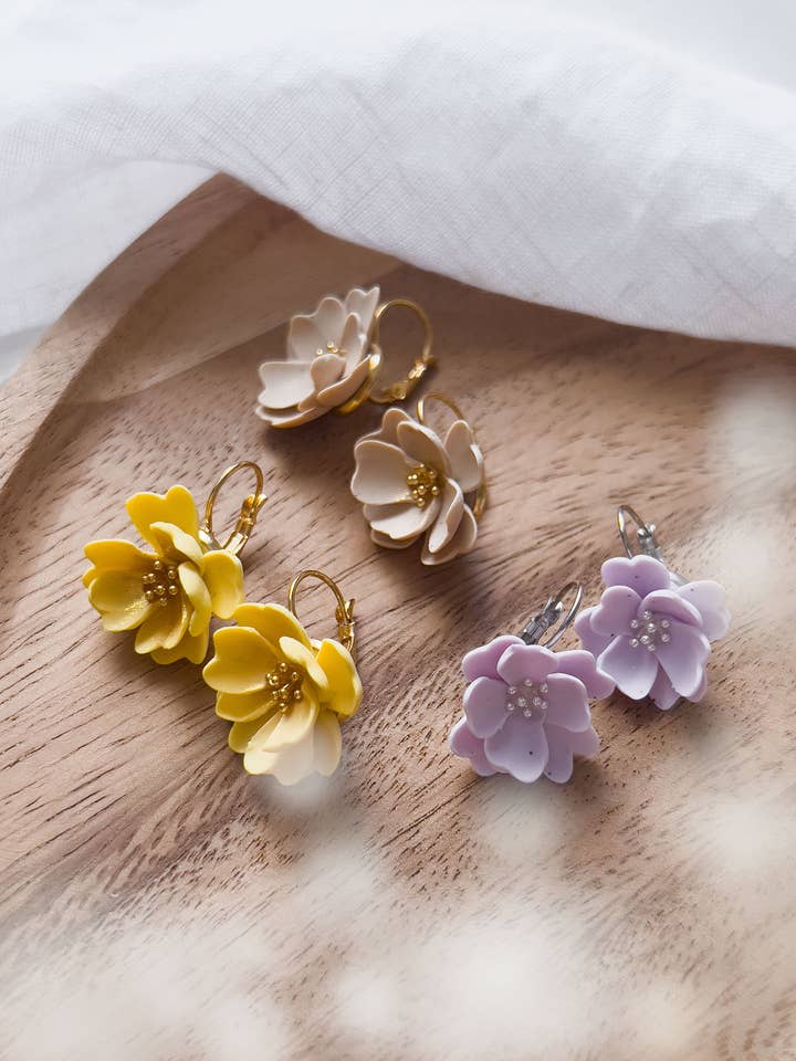 Base Col ✦ HANA små øreringe for engroshandel hos KLAEI DESIGN STUDIO