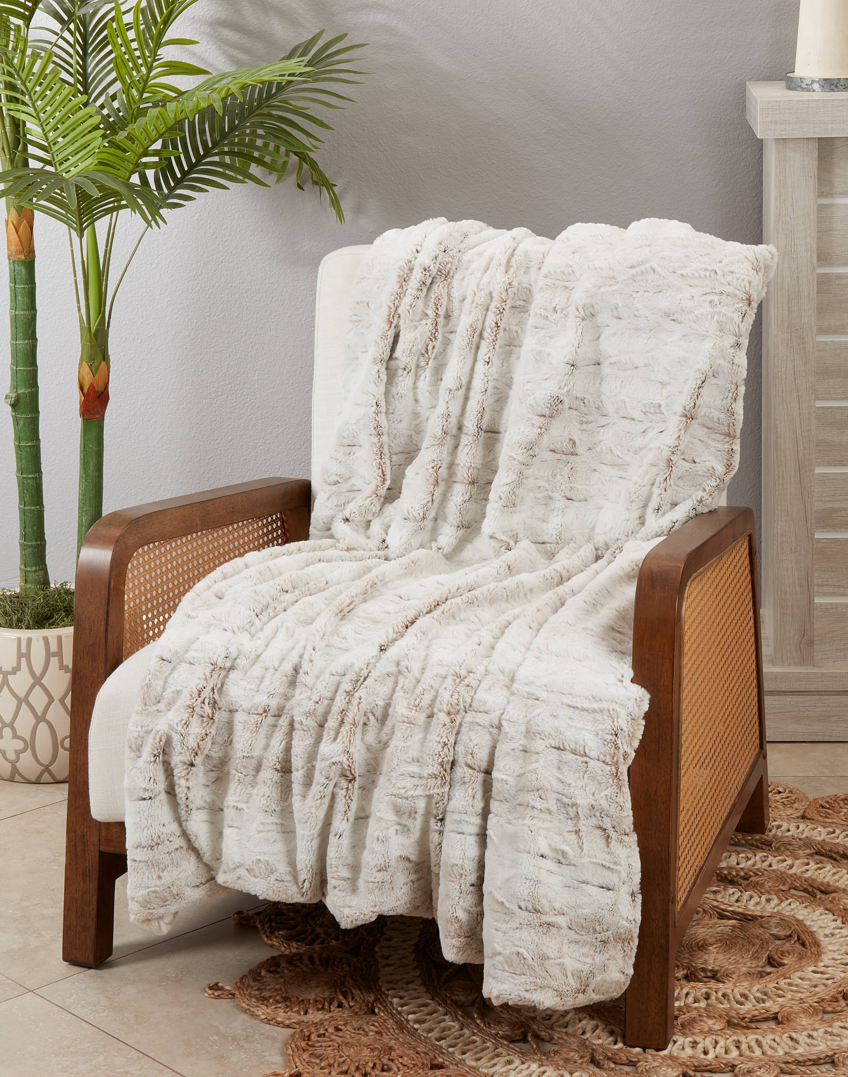 Natural Faux Fur Throw for wholesale on Faire3