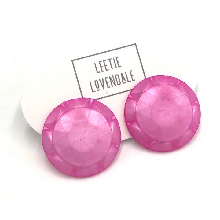 Boucles d'oreilles à tige Sunburst fuchsia pour la vente par Leetie Lovendale