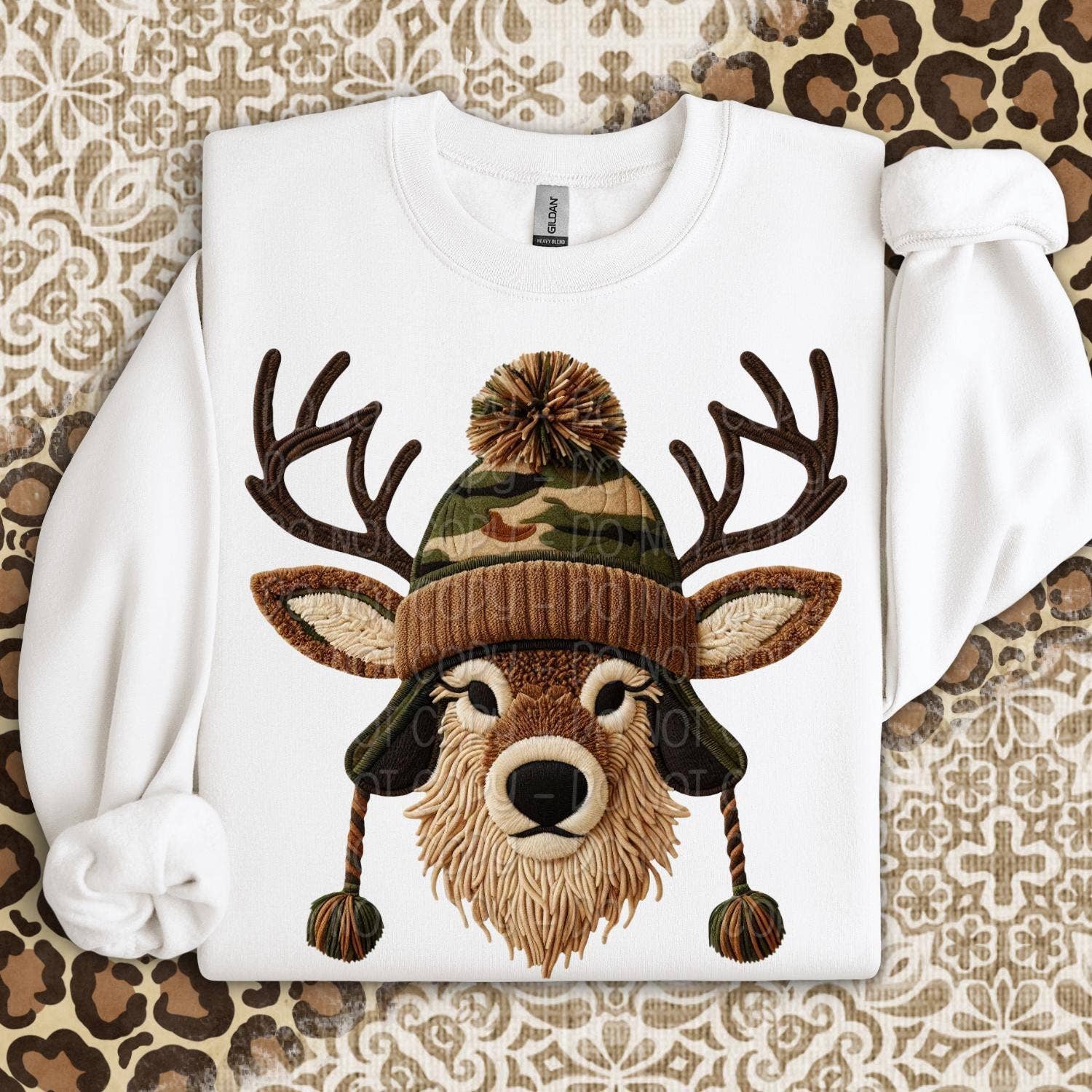 CVH DREAMY LTD – wholesale T-shirt (graphic) – unisex – Deer Head in Camo Hat Faux Yarn Embroidery Shirt & Sweater2