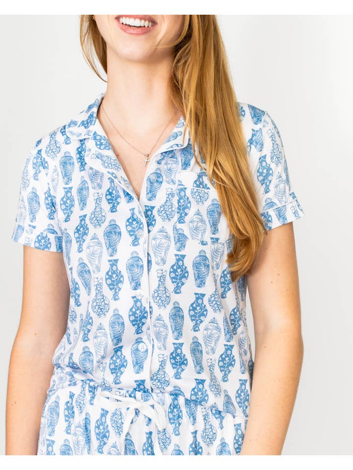 The Royal Standard – Großhandel Schlafanzugoberteil – Damen – Claire Kurzarm-Knopf-Schlafhemd Weiß/Palace Blue -Versch.