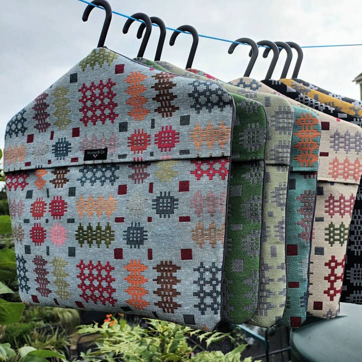 Klammertasche mit walisischem Wandteppich im Deckendesign für den Großhandel von Moose & Co