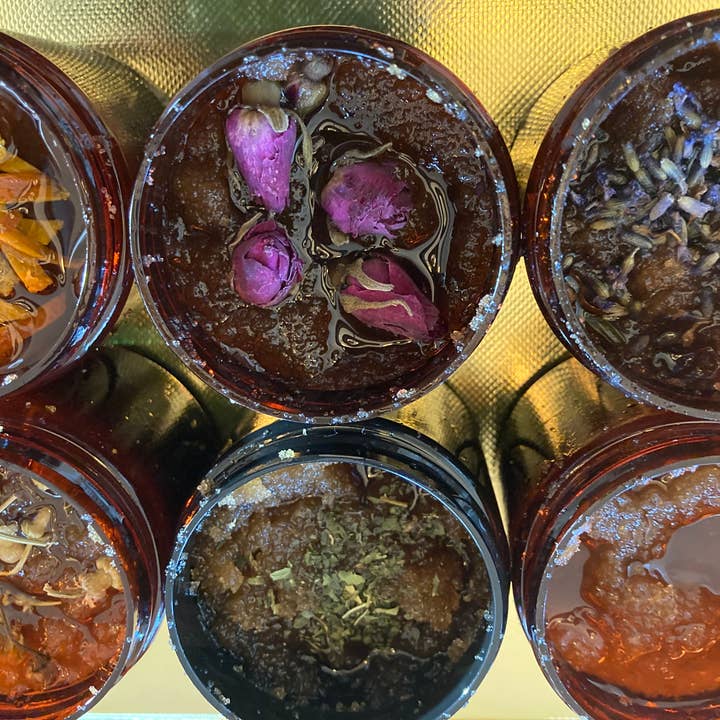 113g Nærende Brun Sukker Kropsskrub for engroshandel hos Queendom Care