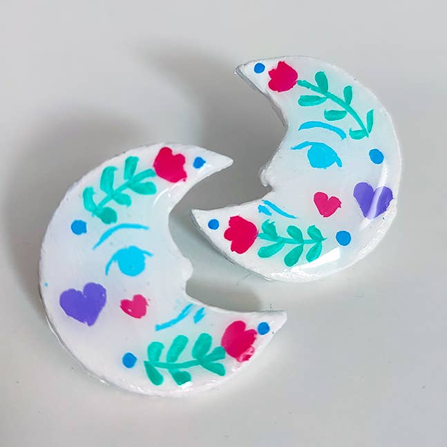 Moon earrings, white for wholesale by Chunchitos