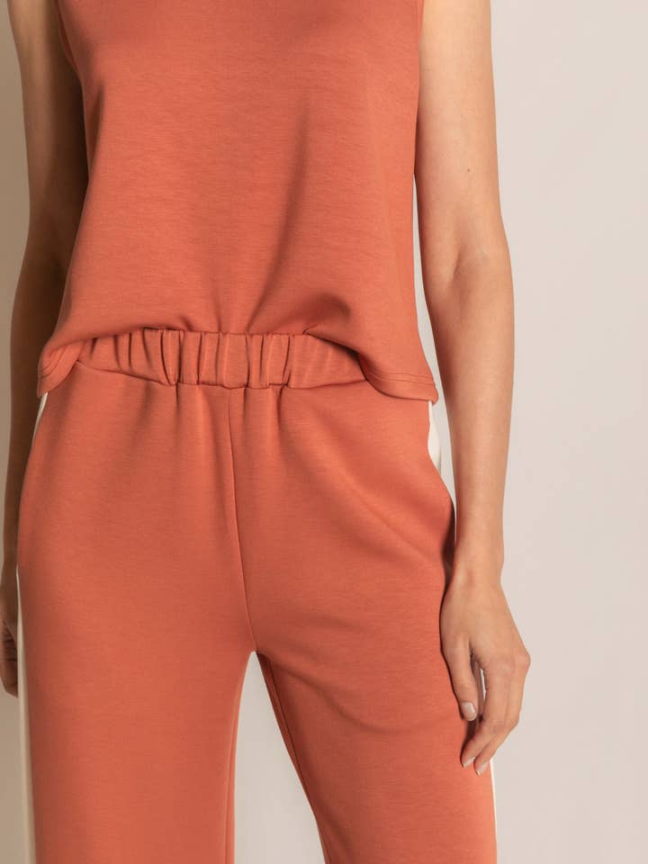 P. CILL - Vente Pantalon – femme - Pantalon à jambes larges P. CILL Butter Modal à rayures latérales52