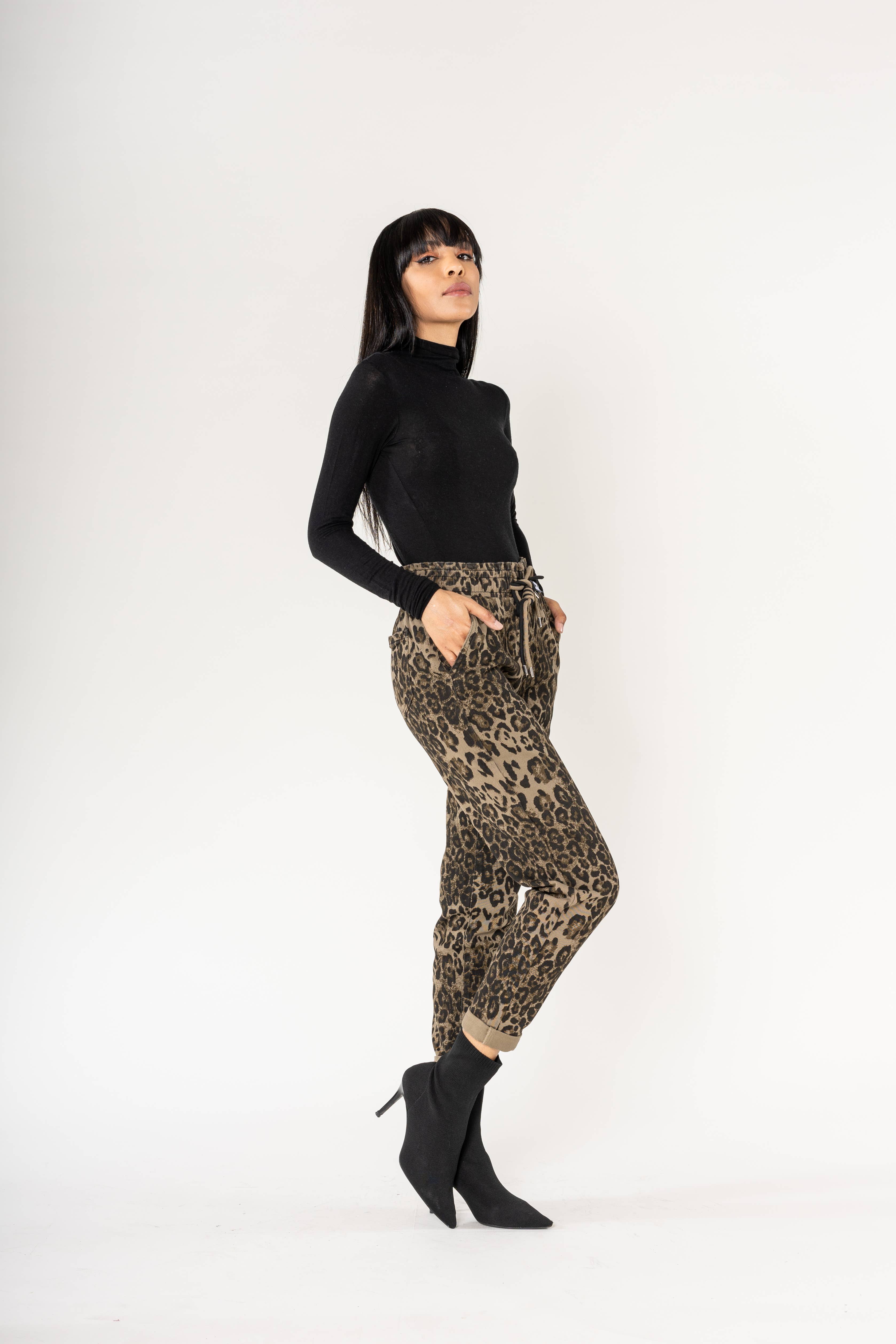 Nina Carter - Wholesale Pants - Women's - Panta jogg leopard elastic waist with drawstring P50013