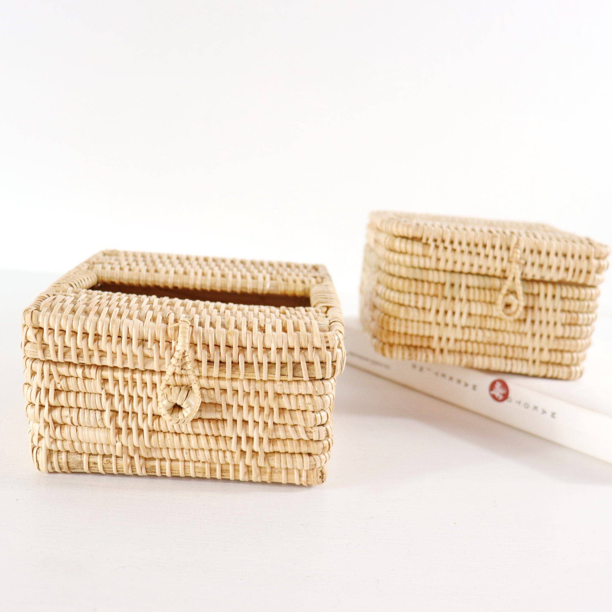 Thaihomeshop – Großhandel Taschentuchbox – Quadratische Taschentuchhülle aus Rattan — A KEE RA5