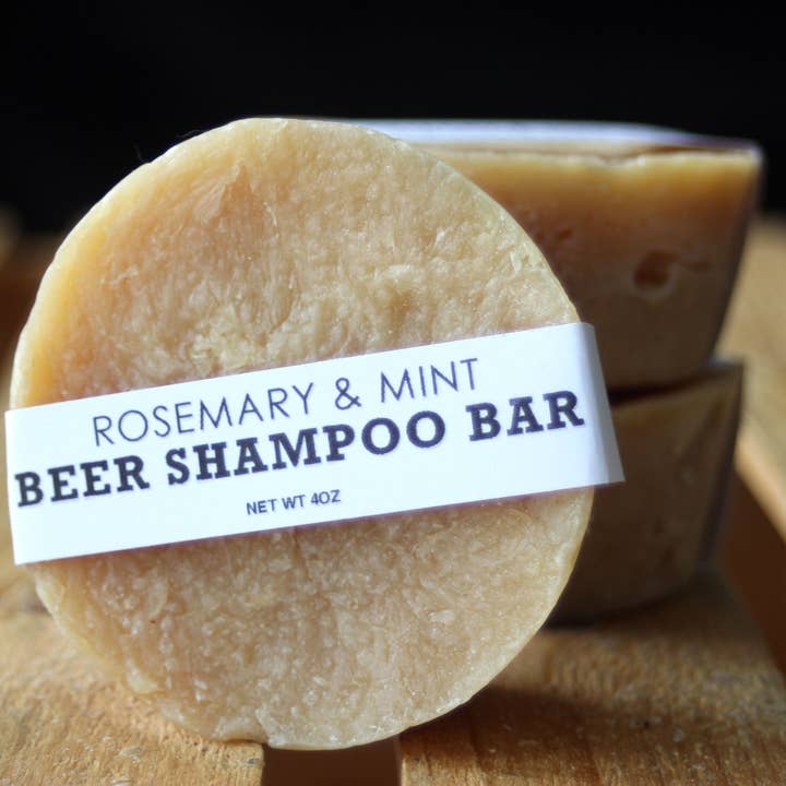 Biershampoobar: Rosmarin & Minze für den Großhandel von Ashley Renee Soap Co.