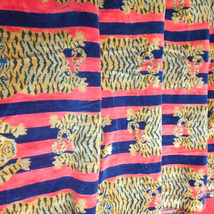 bhavnas boutique – Tinta de tecido por atacado – Tecido de Veludo Tigre Tibetano Tigre Tibetano Tecido Indiano By The Yard3