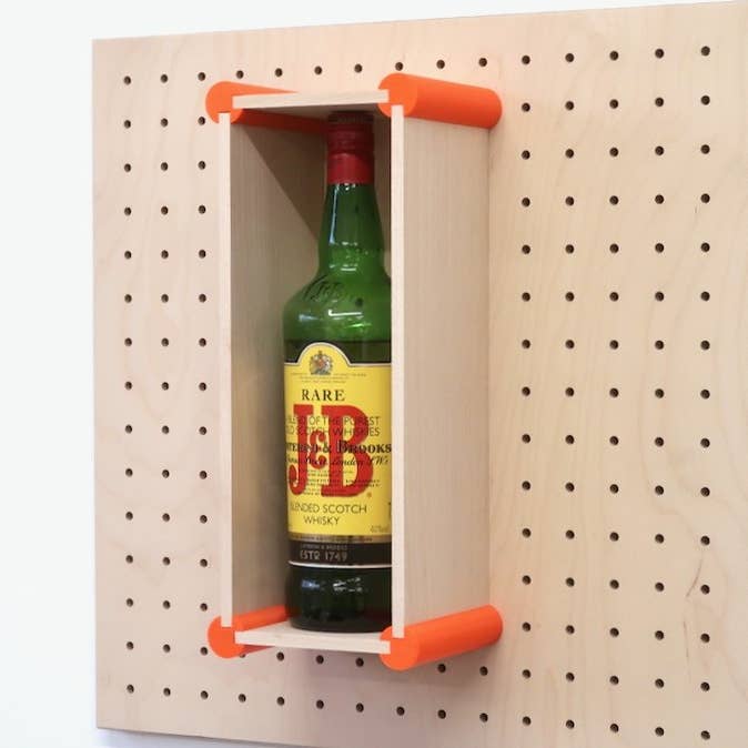 Quark - Wholesale Wall Mounted Shelf - Qapla XL customizable shelf: Storage lockers for large items
