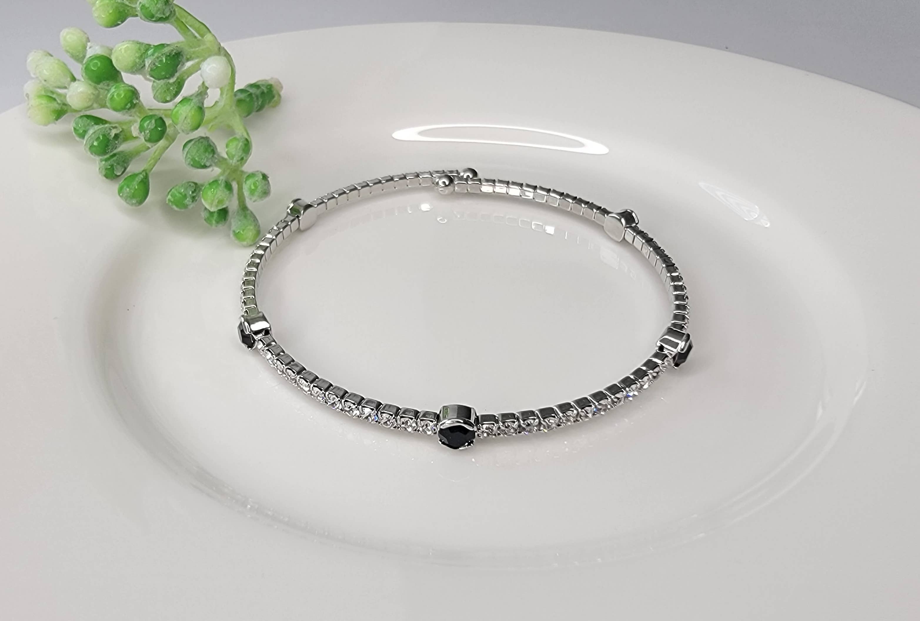 BETTYOH INC - Wholesale Armband met kralen - STAPELBARE ARMBAND VAN ZILVERKLEURIG METAAL.1