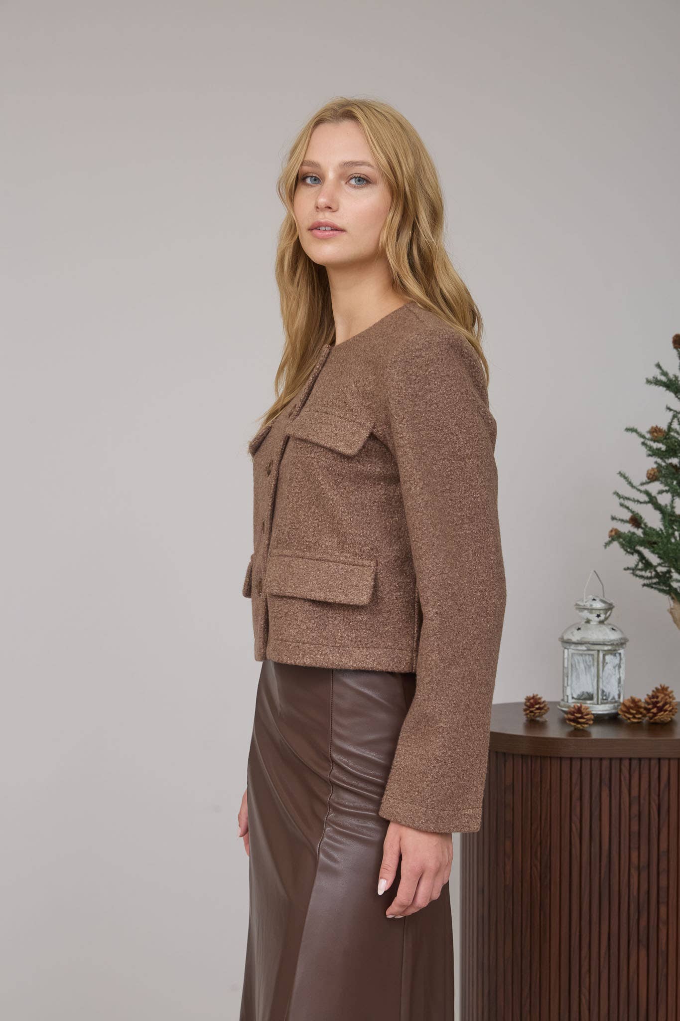 The Workshop Studio - Vente Veste – femme - VESTE EN TWEED UNIE À BOUTONS12