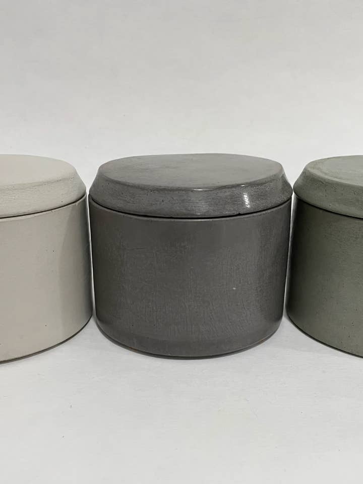 Burken | Nouveau conteneur en béton pour la vente par Nordic Pine Home