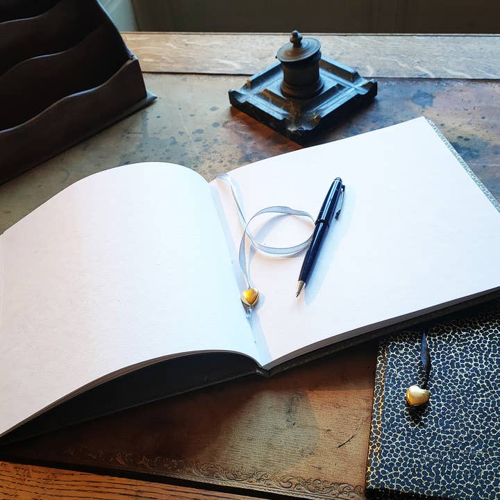 Epigram - Wholesale Journal/Diary - Eden style leather and gold embossing Christmas square gold book1