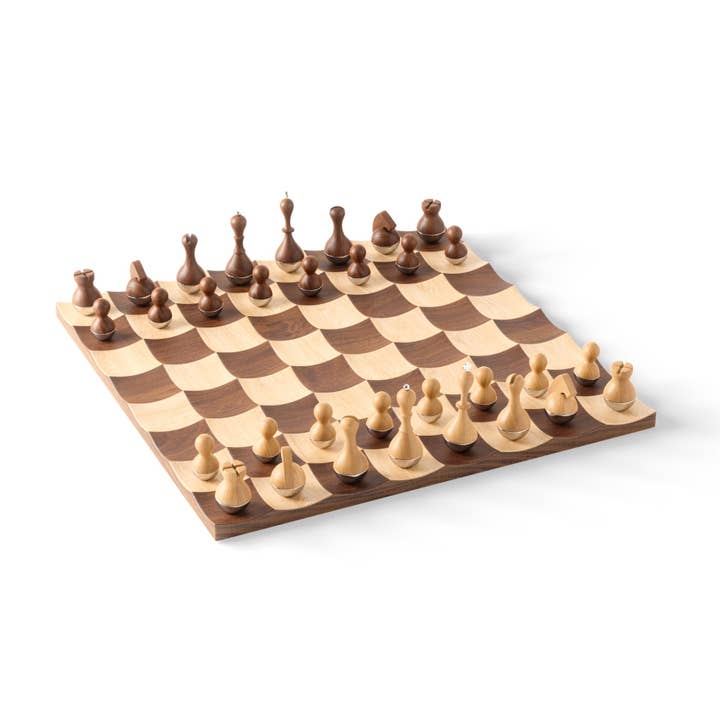 Jeu d'échecs Wobble pour la vente par Umbra (CAN)
