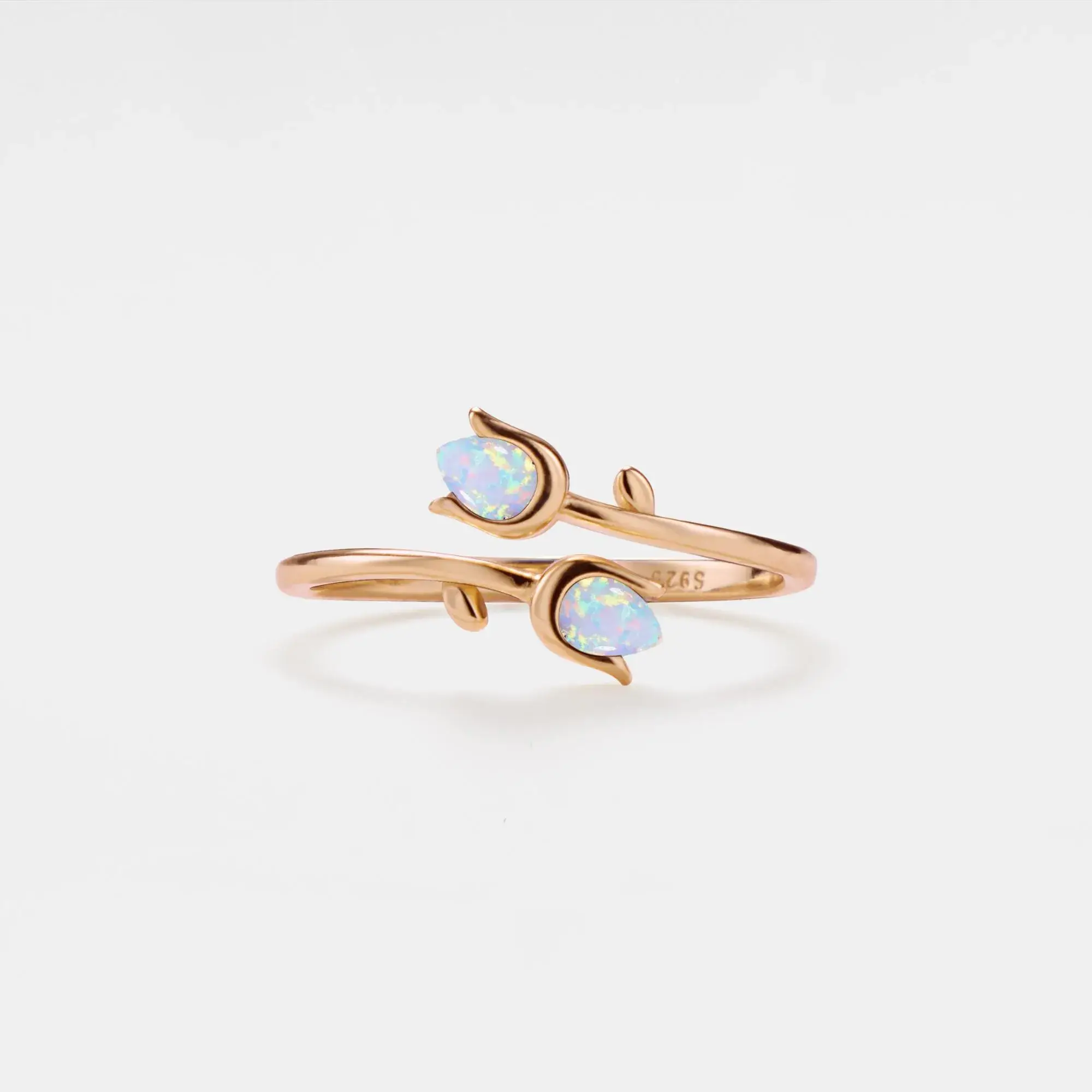 Perimade & Co. LLC – wholesale Ring med flera stenar – Ömtålig tulpanring med opal i 925 sterlingsilver4