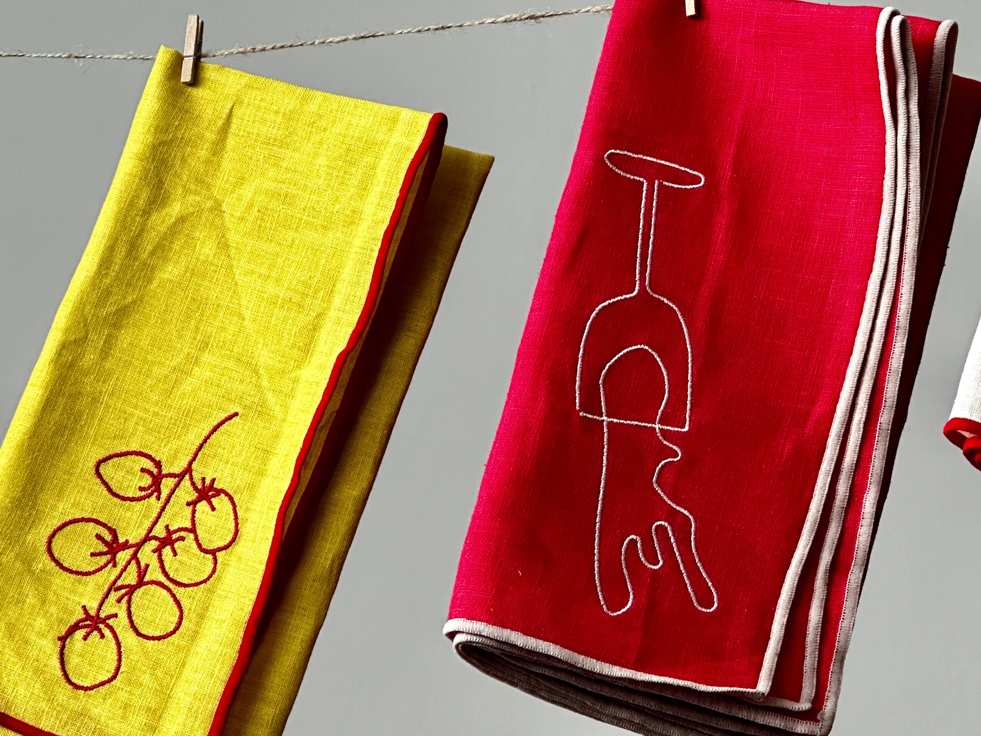 MÆGEN - Wholesale Dinner & Cloth Napkin - Linen Blend Napkins - Vine Tomatoes (Set of 2)6