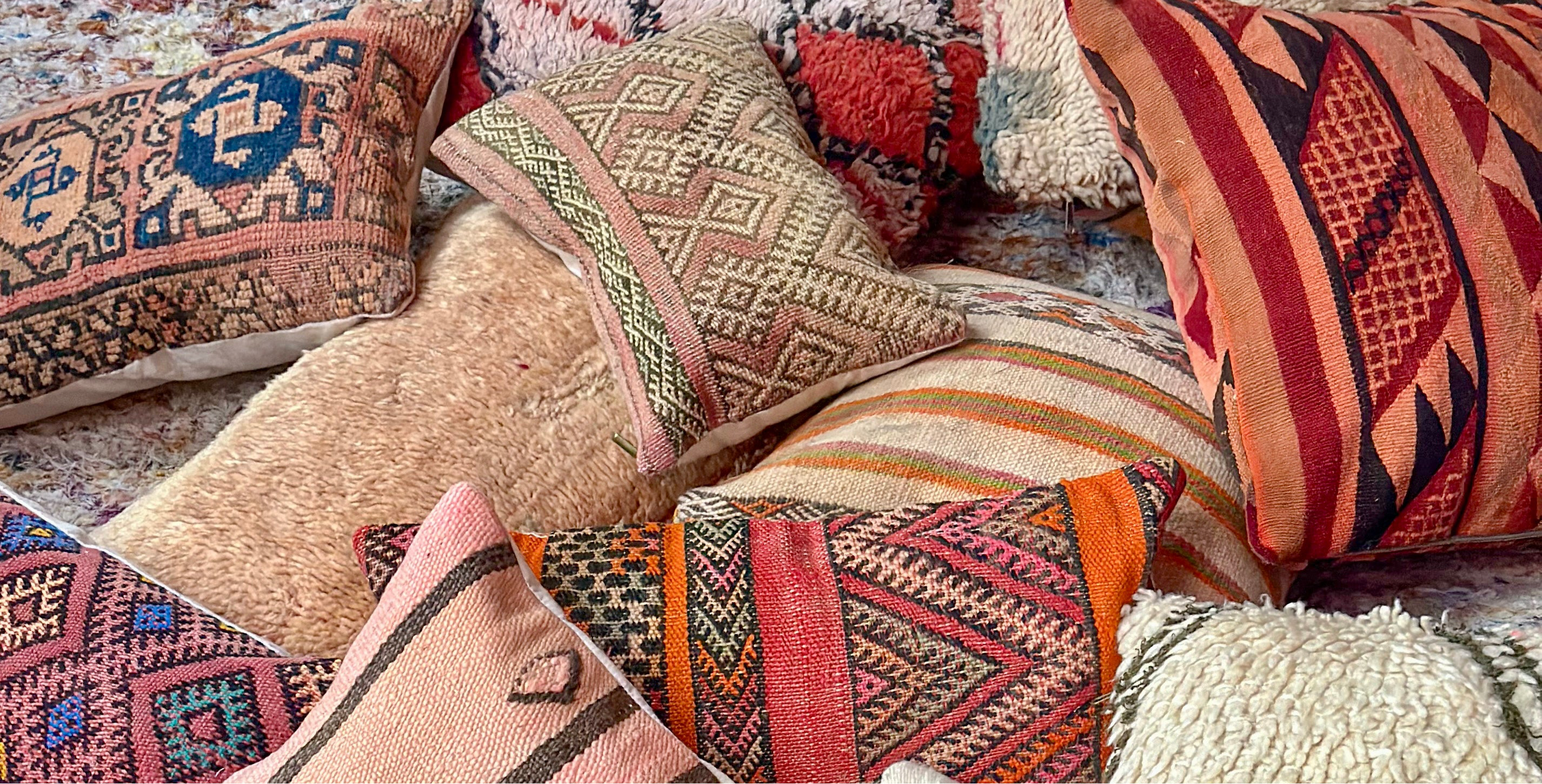 SOUK in the CITY - Wholesale Throw/Decorative Pillow - VINTAGE Upcycled Berber Cushions1