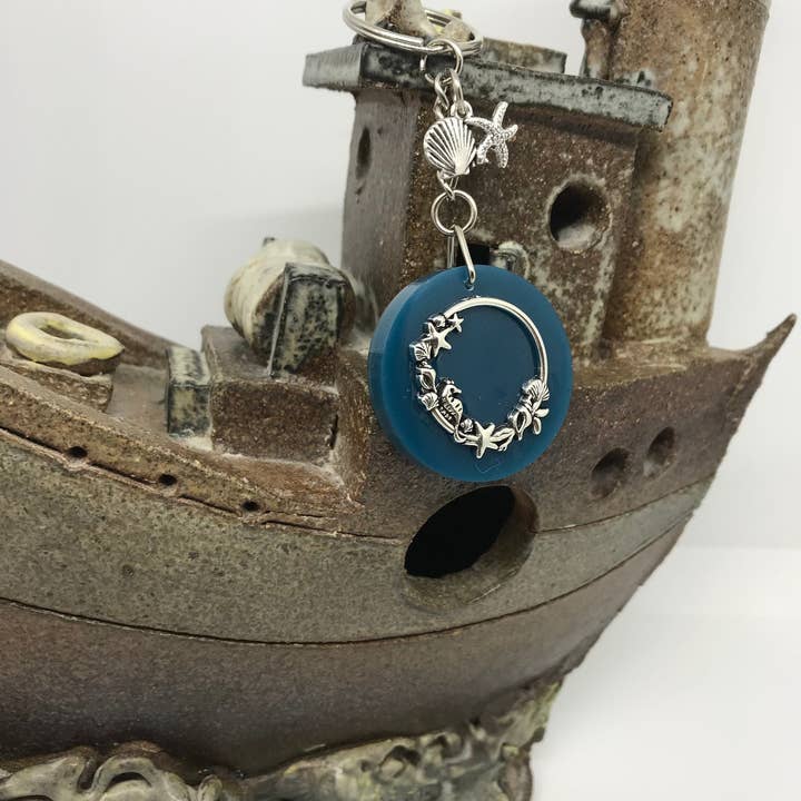 Oceana by Dreams in Driftwood - Wholesale Keychain - Women's - coastal keyring - keyring in a reusable tin