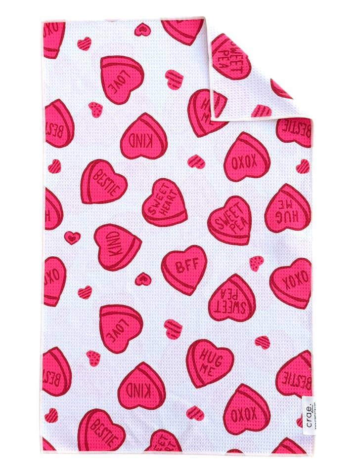 Candy Hearts: Dubbelzijdige Handdoek voor wholesale door Crae.Home