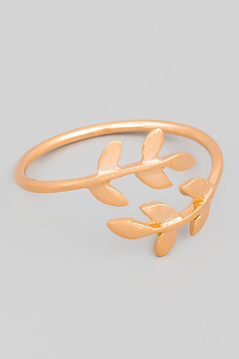 The Looks by Fame Accessories – Engroshandel Båndring – Gulddyppet delikat bladindpakningsring3