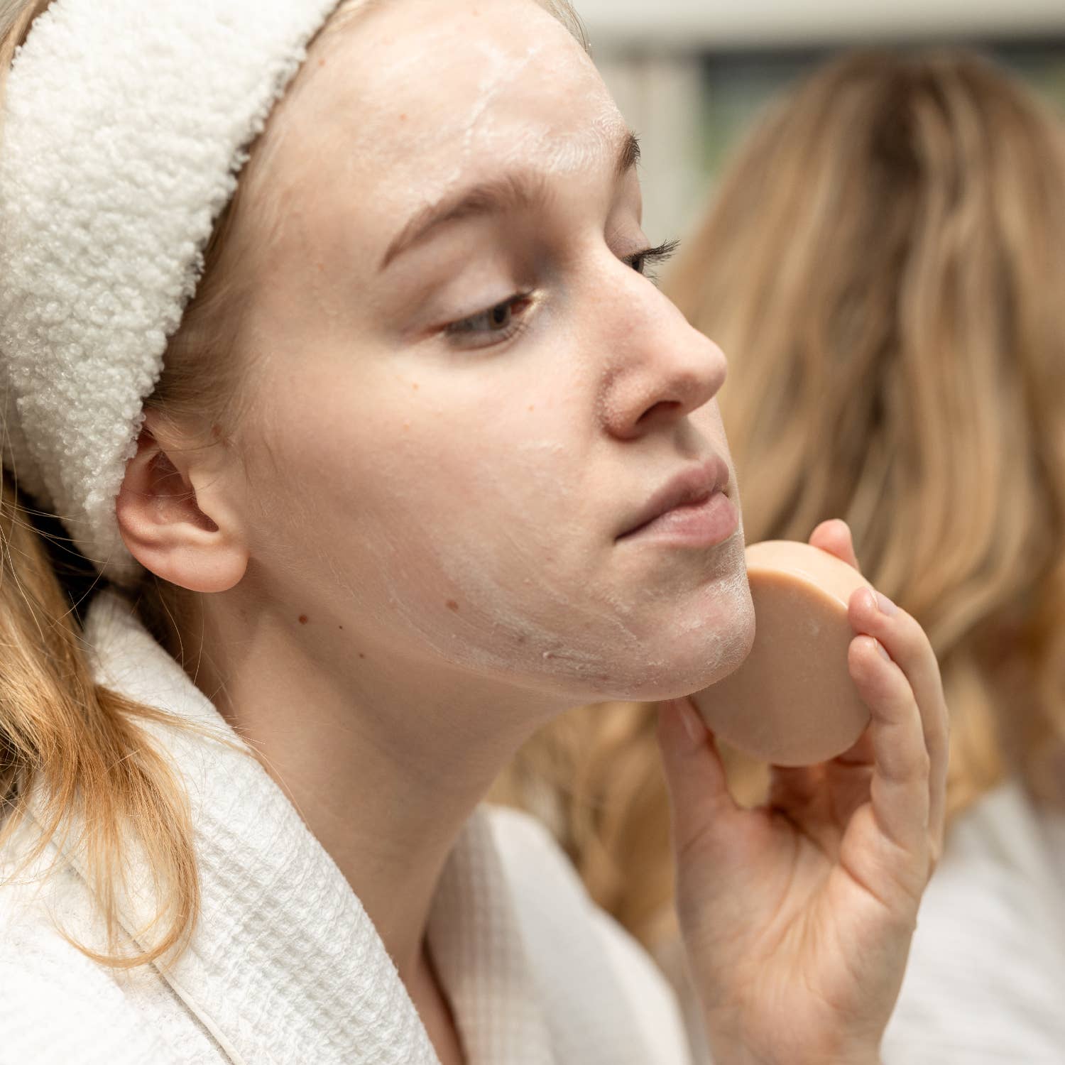 Amber cosmetics Ltd (Vegan Fox) - Wholesale Facial Cleanser - Face Cleanser Bar With Pink Clay4