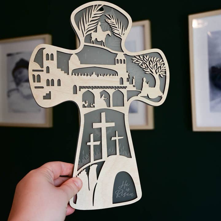 Påskehistorie hængende kors for engroshandel hos Birch and tides