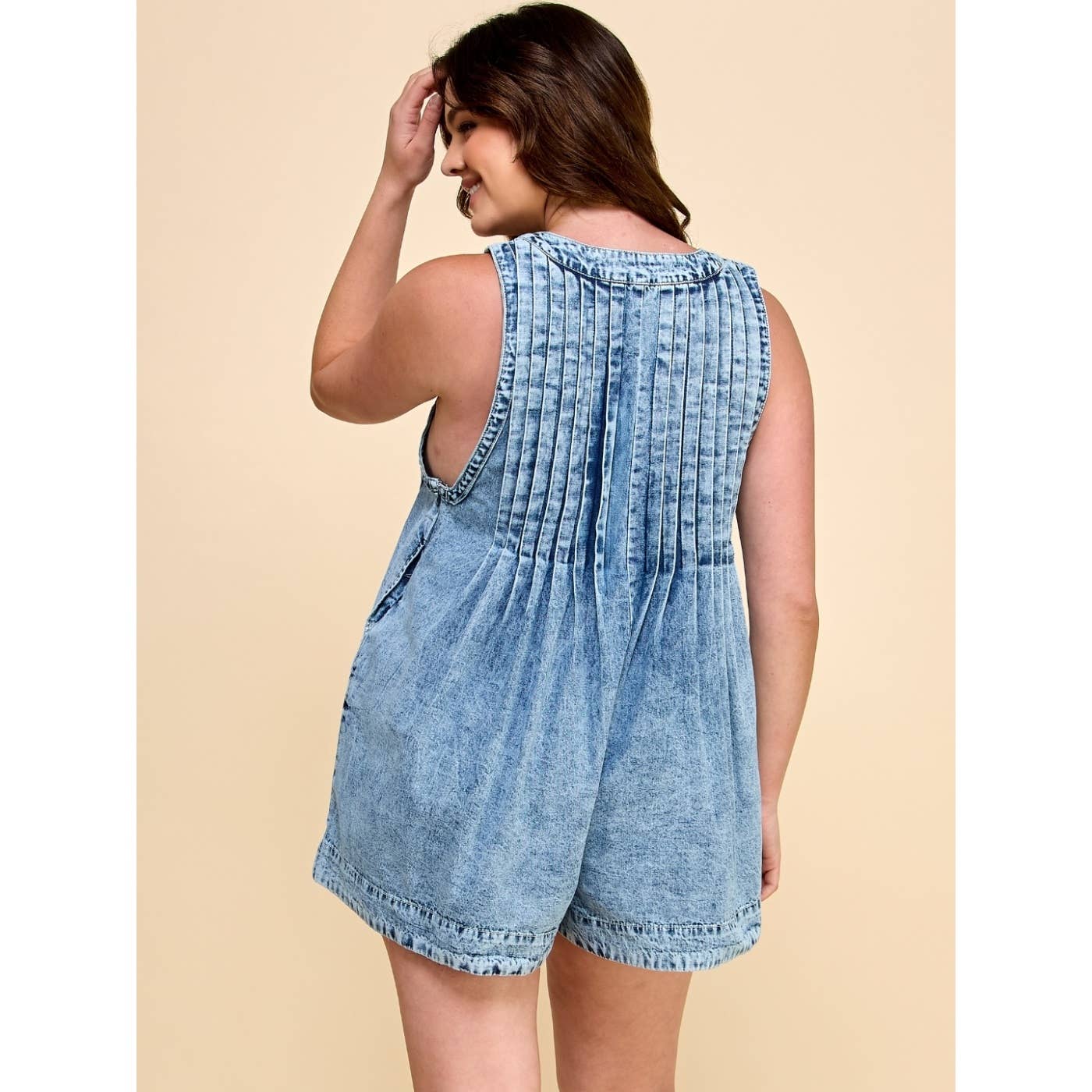Veveret - Wholesale Romper - Women's - Plus Size Front Pleated V Neck Sleeveless Denim Romper11