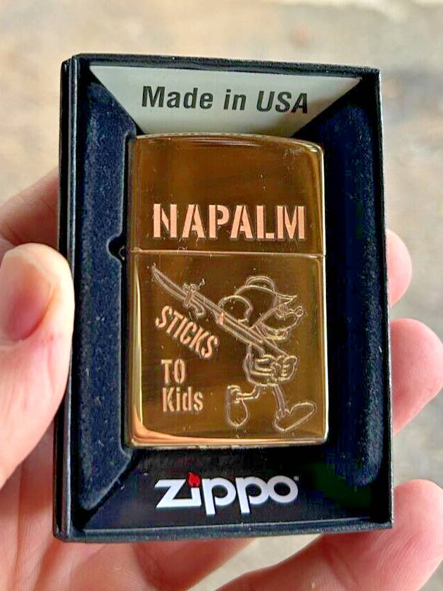 Napalm Individuell Graviertes Zippo | Poliertes Gehäuse | Massives Messing | Hergestellt in den USA für den Großhandel von Defcon Supply