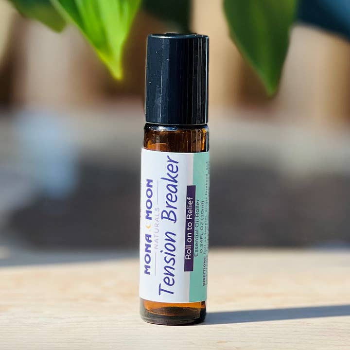 Rouleau d'huile essentielle Tension Breaker – Adieu aux maux de tête pour la vente par Mona Moon Naturals