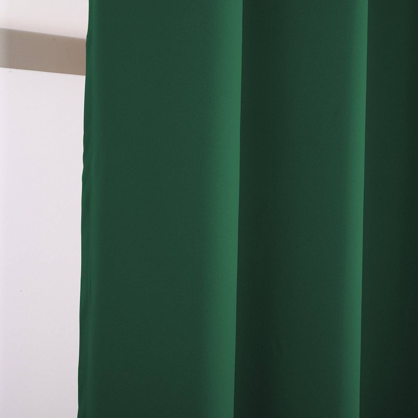 Happy Homewares – wholesale Curtain – Forest Green Blackout Curtains - Dark Thermal Eyelet - 46 x 63 Drop - 2 Panel7