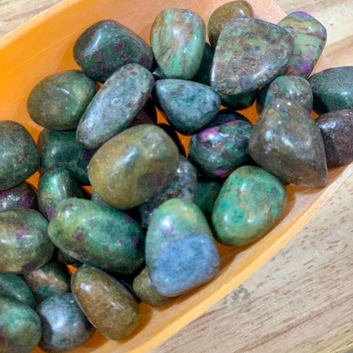 Ruby Fuchsite Tumbled 1 Lb pour la vente par Keystone Crystals