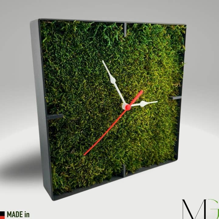 Square Forest Moss Väggklocka - 23 x 23 cm för wholesale av Moosgenuss